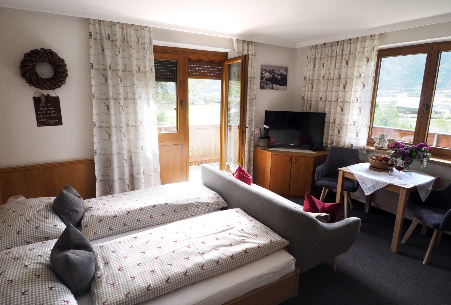 Gästezimmer in Buch in Tirol: Schlafzimmer